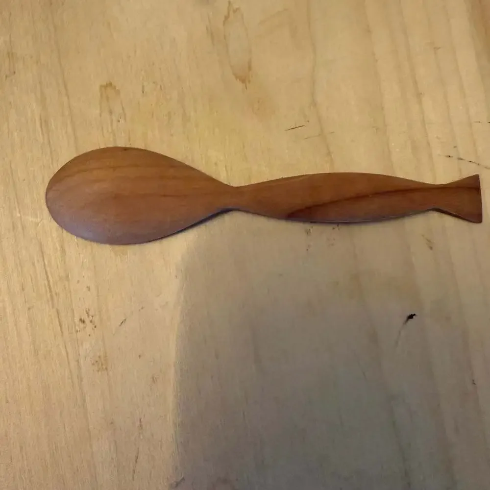 Delicate Hand Carved Wooden Fish Shaped Spoon Tableware Utensil